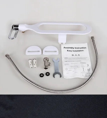 LustraClean ™ - ultra-slim bidet attachment
